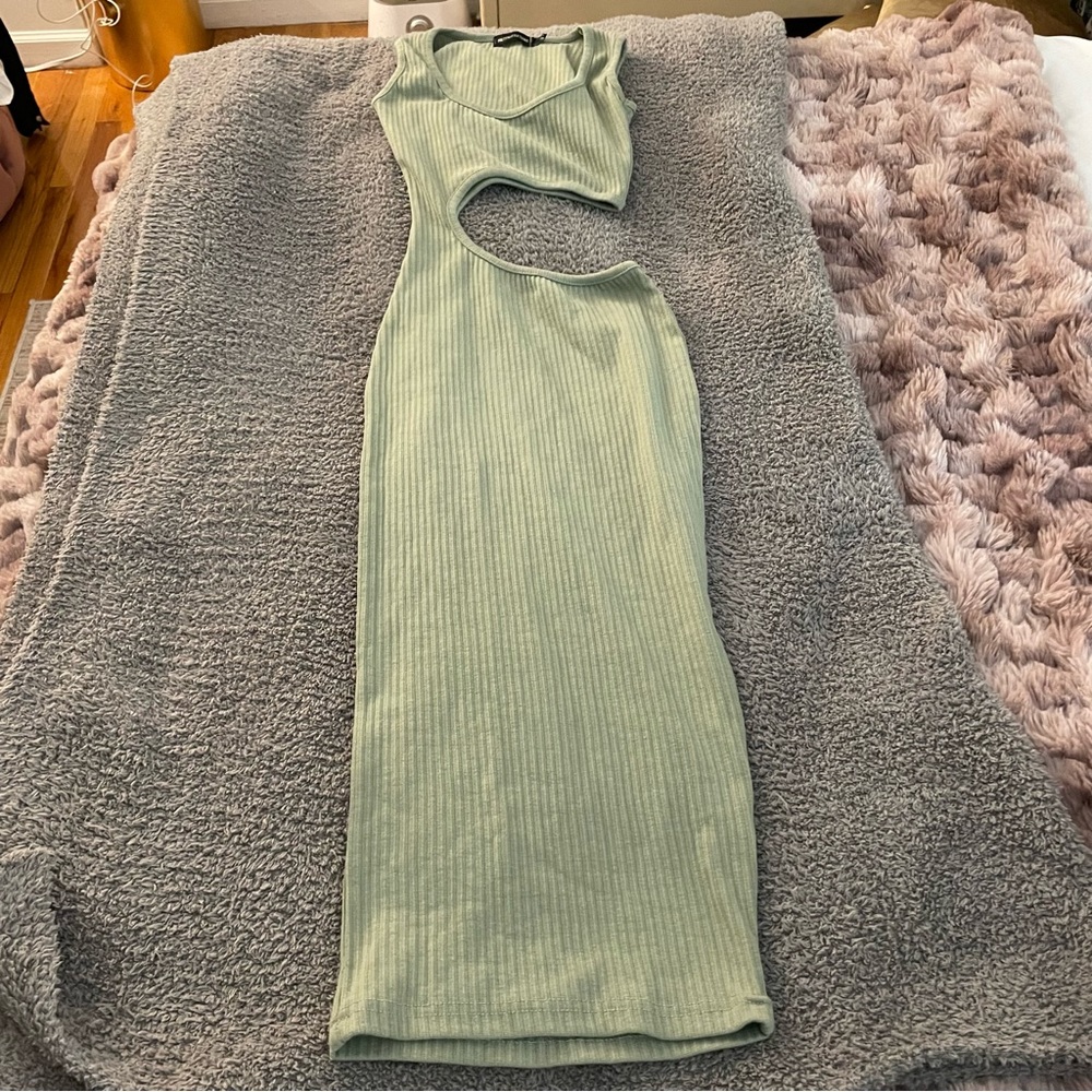 Prettylittlething ribbed green cut out midi dress
